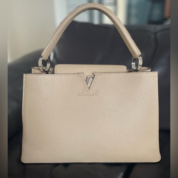 🔥SOLD 🔥 LV Capucine pebbled leather hand bag - Picture 1 of 16